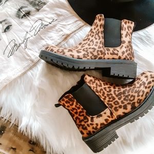Brand new Leopard print steve madden